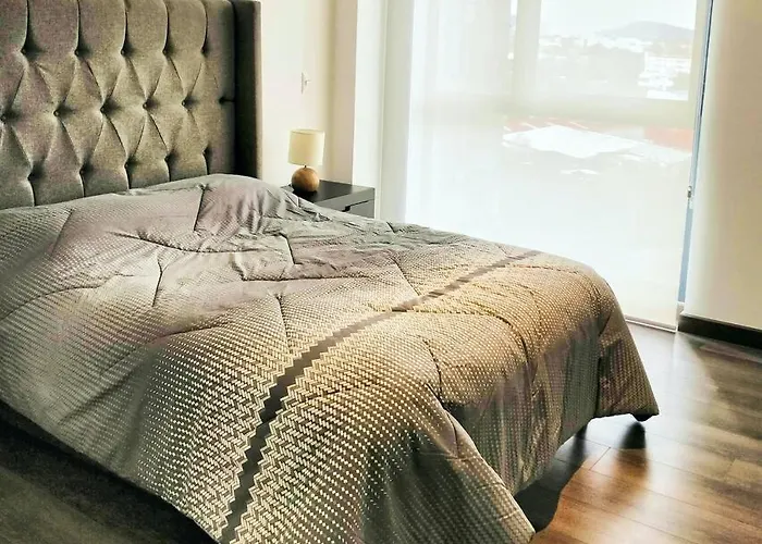 Beautiful Hi-rise, King Size, Hs Wi-fi, Pool, Gym